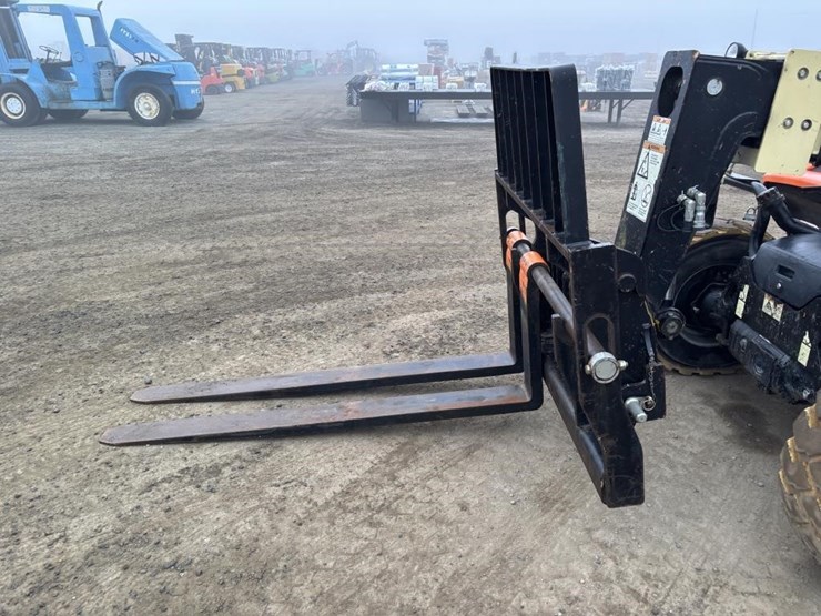 2015-jlg-g5-18a-image-9