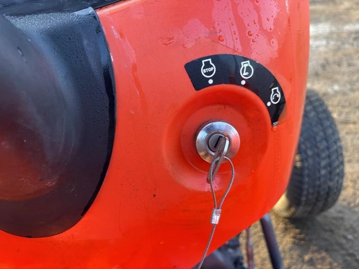 2017-kubota-l4701d-image-25