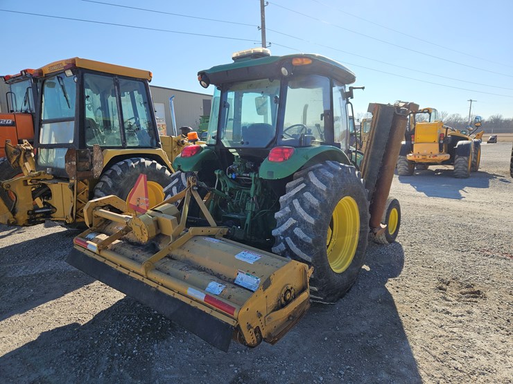 2011-john-deere-5085m-image-17