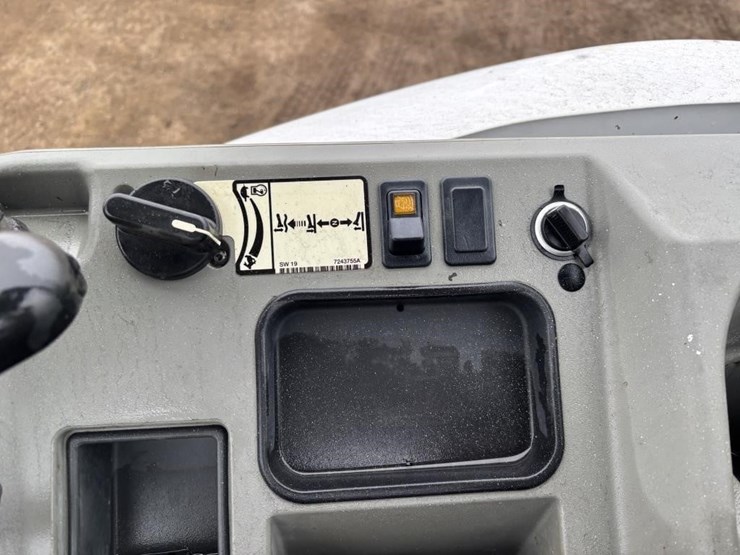 2021-bobcat-e26-image-36