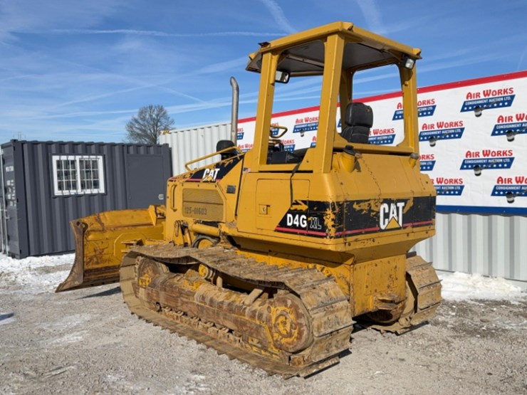 2005-caterpillar-d4g-xl-image-19