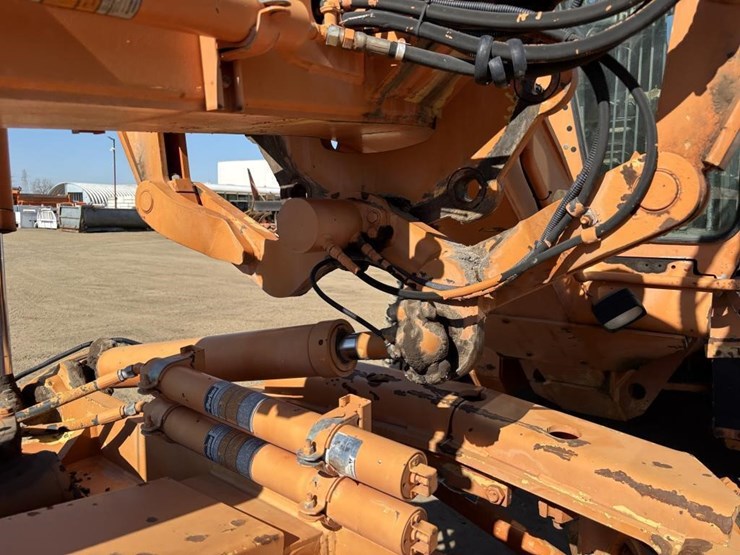 komatsu-850d-motor-grader-image-12