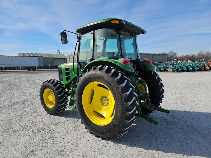 2011-john-deere-6115d-image-12