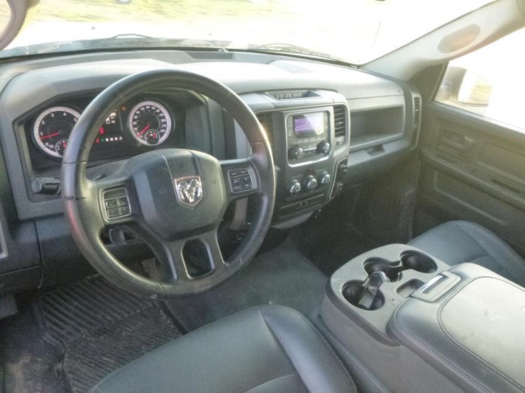 2015-dodge-1500-image-9