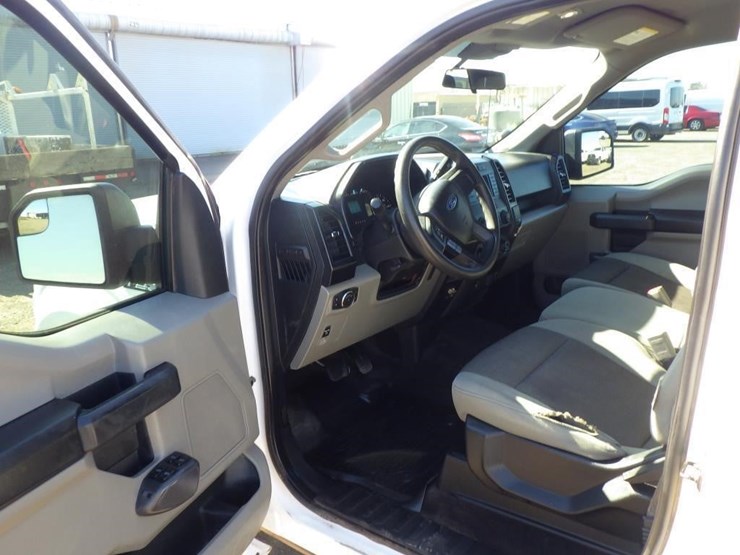 2020-ford-f150-image-5