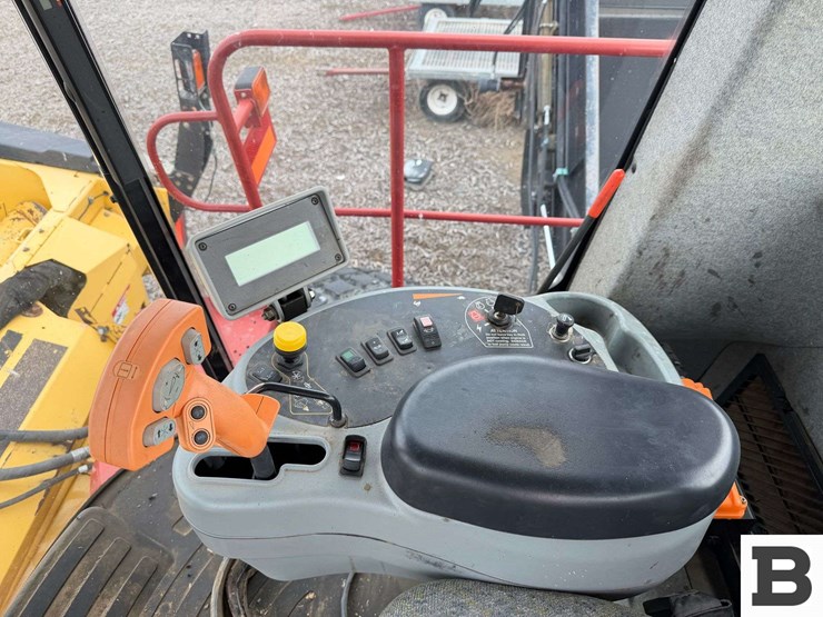 2010-new-holland-2010-image-60