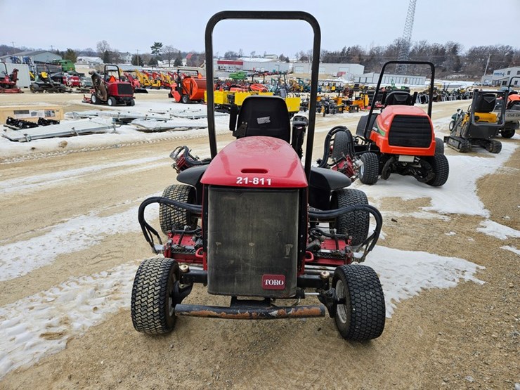 #156-•-toro-reel-master-5210f-fairway-mower-image-4