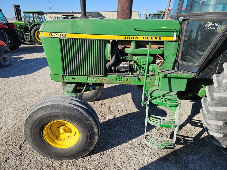 john-deere-4230-image-3