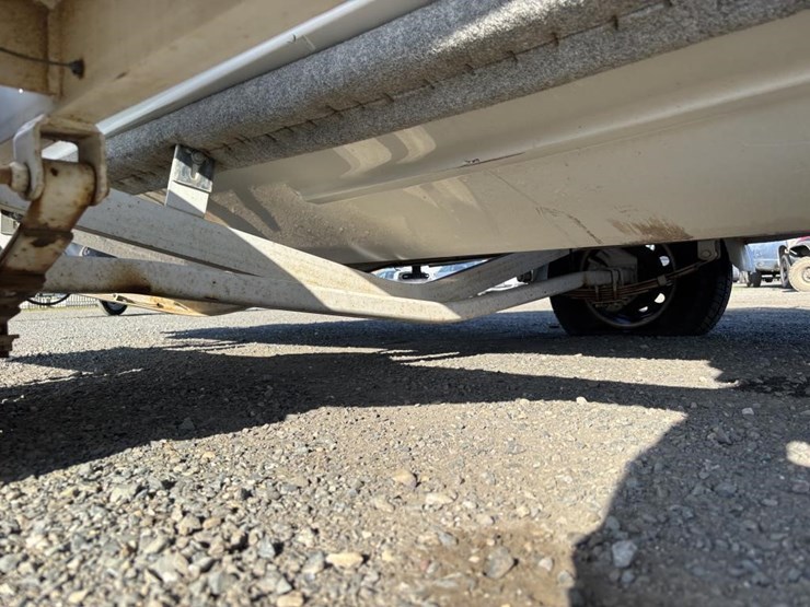 2002-unknown-trailer-image-43