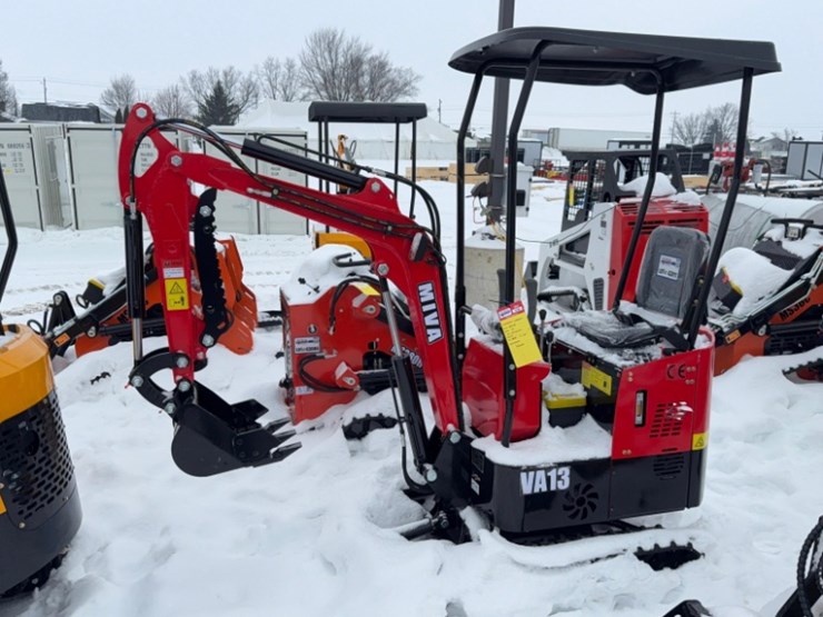 unused-2025-miva-model-13-mini-excavator,-13.5hp-gas-engine,-thumb,-blade,-aux.-hyd.--sn#-13j251271-image-1