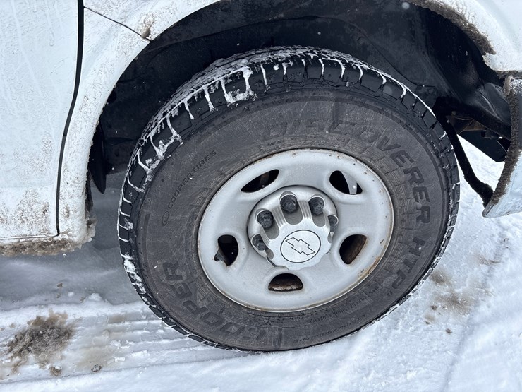 #1122-•-2015-chevrolet-express-van-image-24