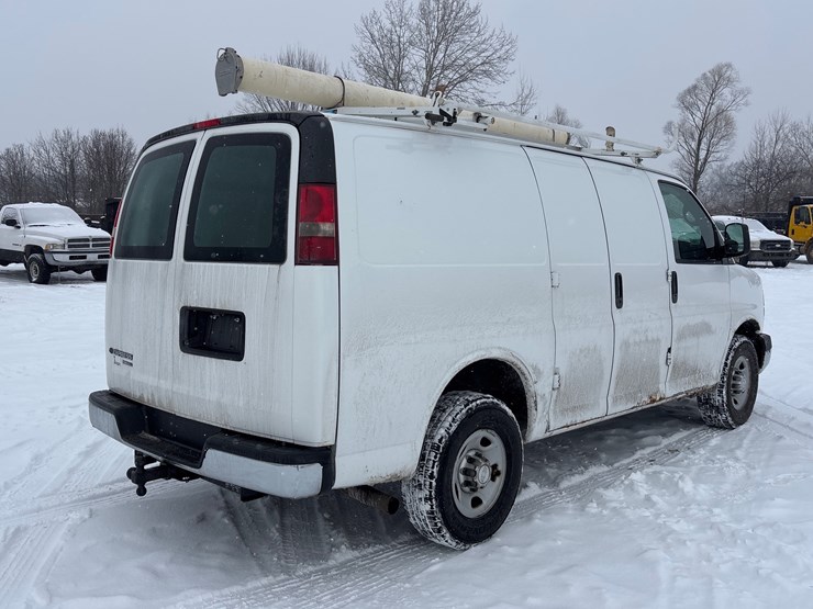 #1122-•-2015-chevrolet-express-van-image-7