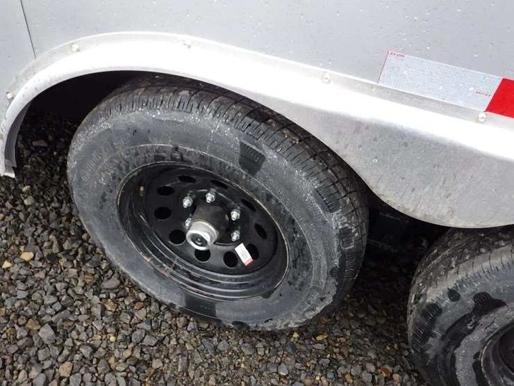 2026-royal-larct52-826v-86-t/a-enclosed-trailer-image-16