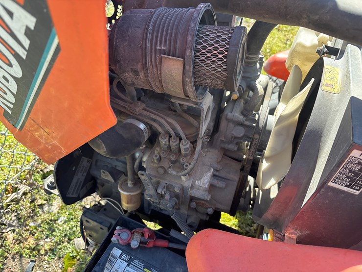 #32204-•-kubota-diesel,-zero-turn-mower,-2d25-|-parts-or-repair-image-4
