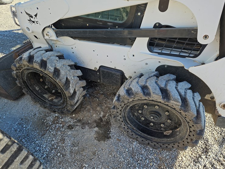 2015-bobcat-s770-image-21