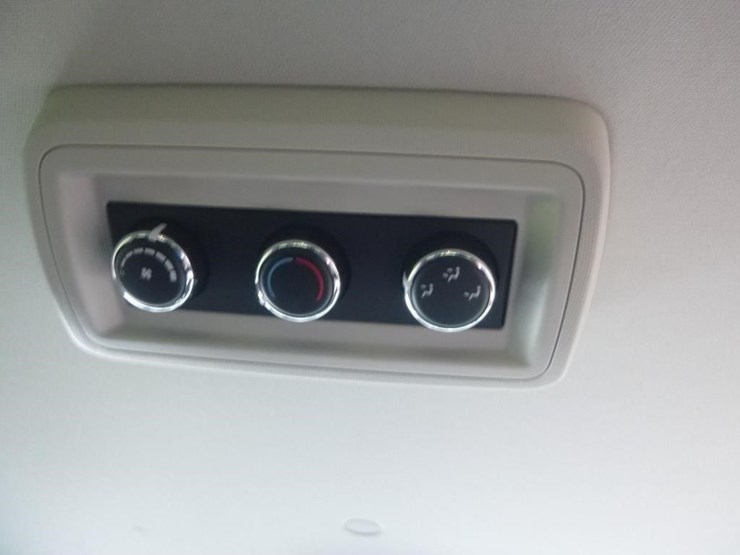 2014-dodge-grand-caravan-image-12