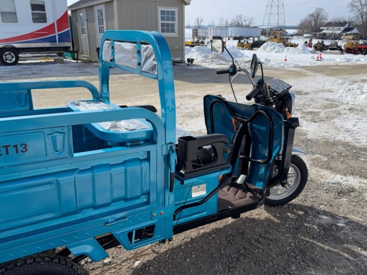 unused-ir-model-iret13-electric-vehicle-with-dump-bed,-60-volt-20a-batteries,-image-4