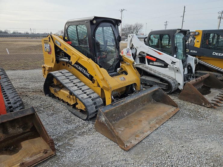 2022-caterpillar-279d3-image-1