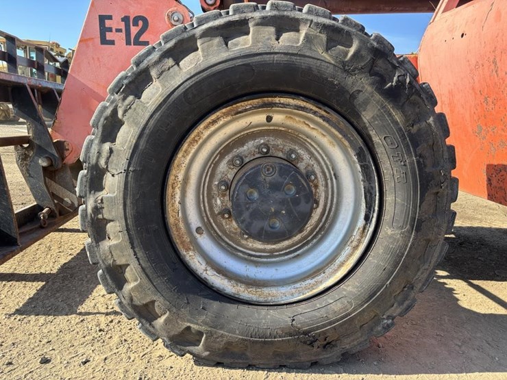 2005-jlg-8042-image-21