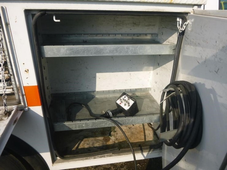 2010-ford-f550-image-22