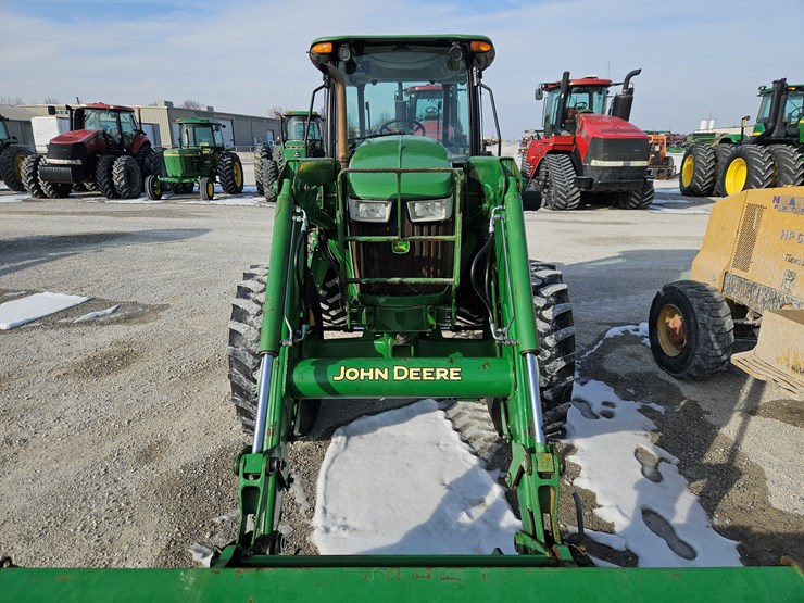 2013-john-deere-6115d-image-4