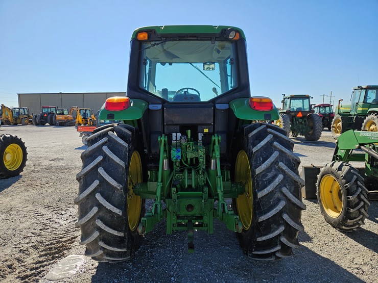 2019-john-deere-6120m-image-12