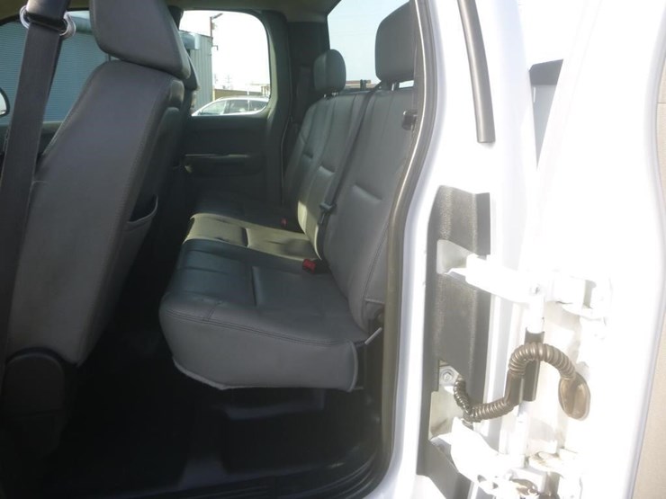 2009-chevrolet-2500-image-9