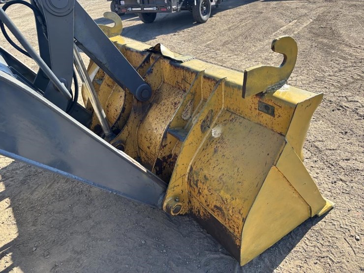 2010-deere-310j-image-11