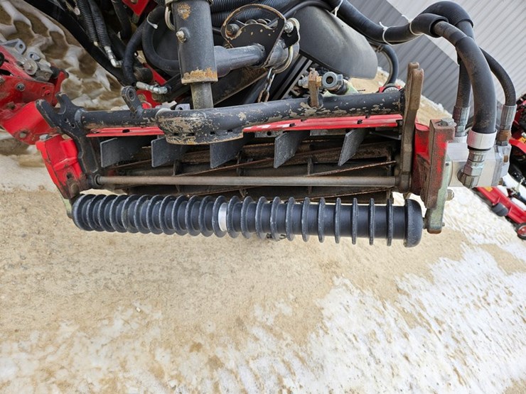 #156-•-toro-reel-master-5210f-fairway-mower-image-9