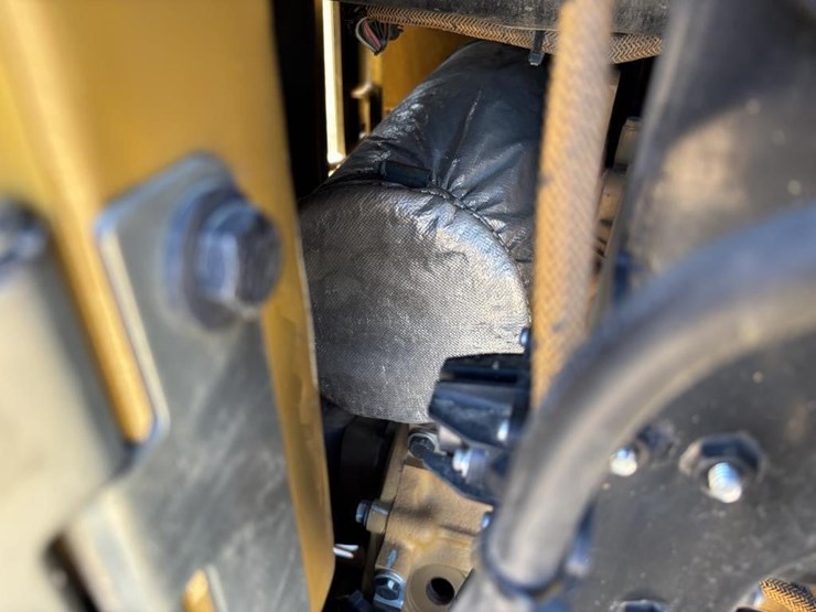 2022-caterpillar-303.5-image-53