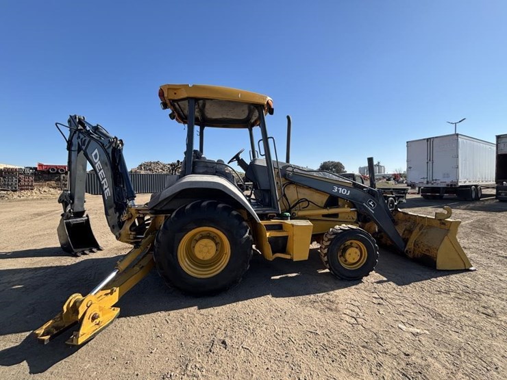2010-deere-310j-image-7