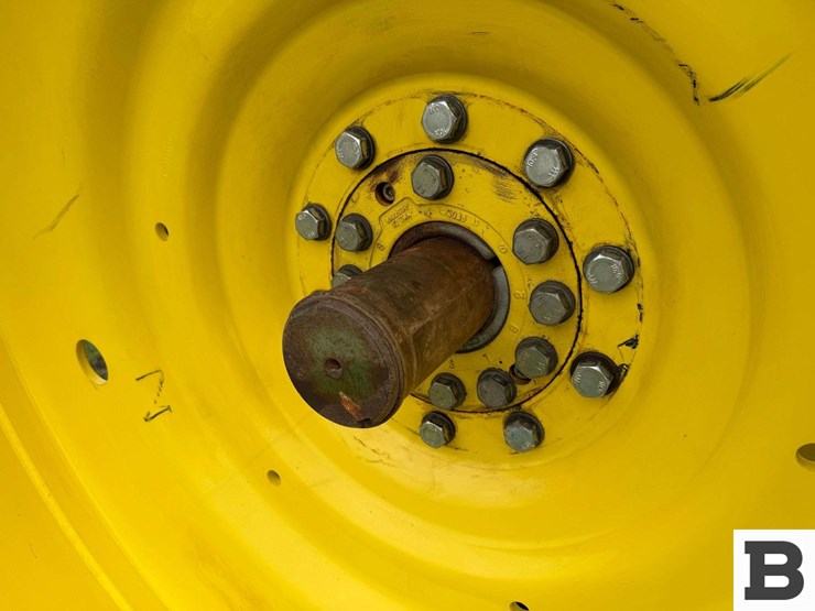 2006-john-deere-8330-image-68