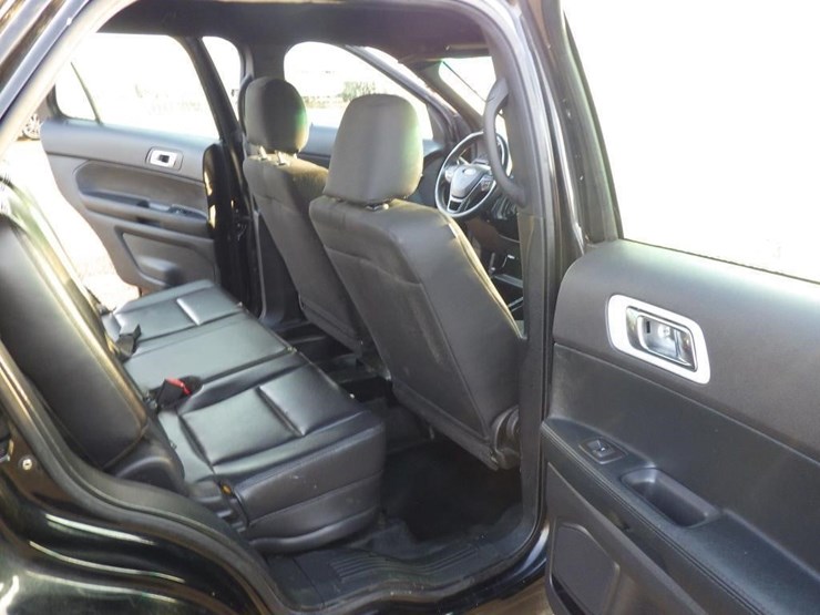 2018-ford-explorer-image-8