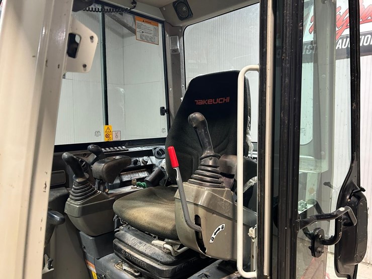 2018-takeuchi-tb235-2-image-20