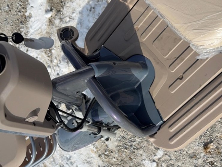 unused-ir-model-irgc40-high-end-golf-cart,-60-volt,-3-speed,-on-board-charger.-image-9