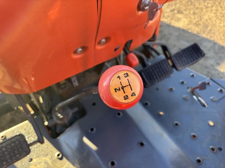 2011-kubota-mx4700-image-33