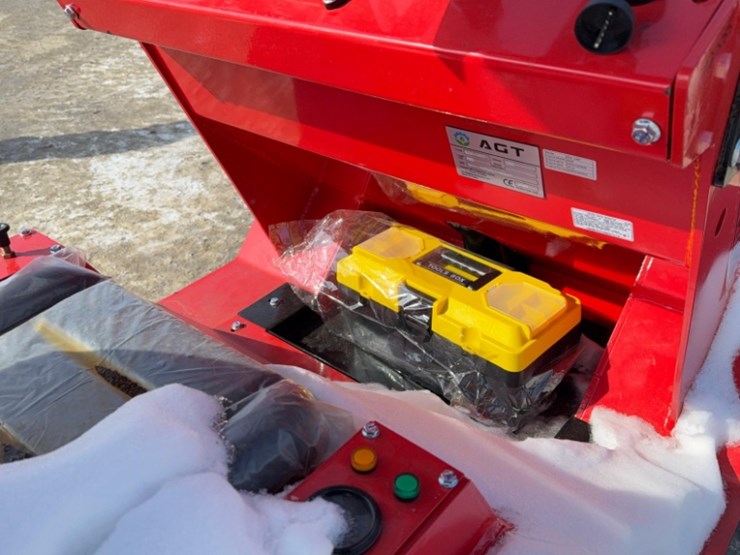 unused-2026-agt-model-sda140t-compact-track-loader,-15-hp-gas-engine,-sn#-sda140t25l1128947-image-12