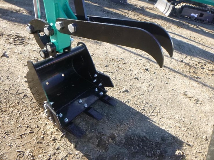 2025-agt-h15r-hydraulic-excavator-image-9