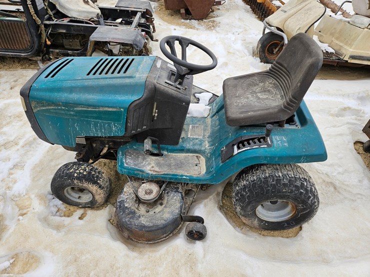 #113-•-bolens-lawn-tractor-image-2