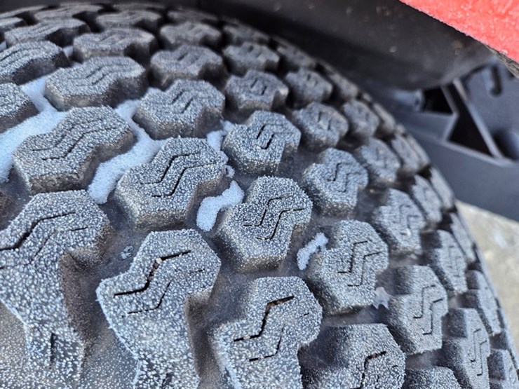 #144-•-simplicity-conquest-lawn-tractor-image-25