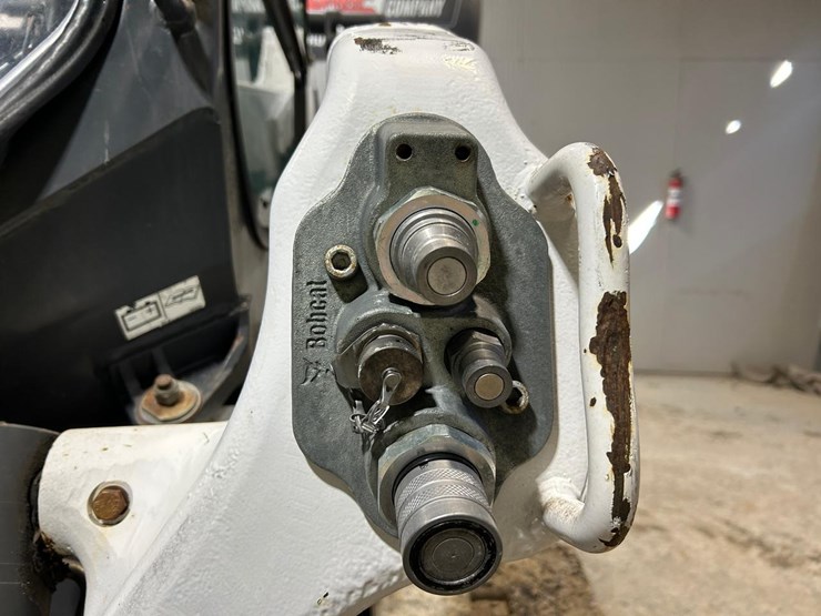 2020-bobcat-t76-image-11