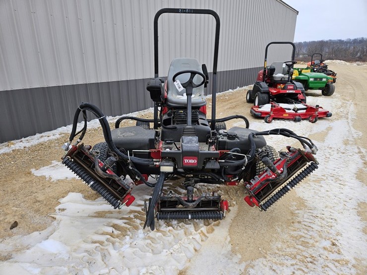 #156-•-toro-reel-master-5210f-fairway-mower-image-8