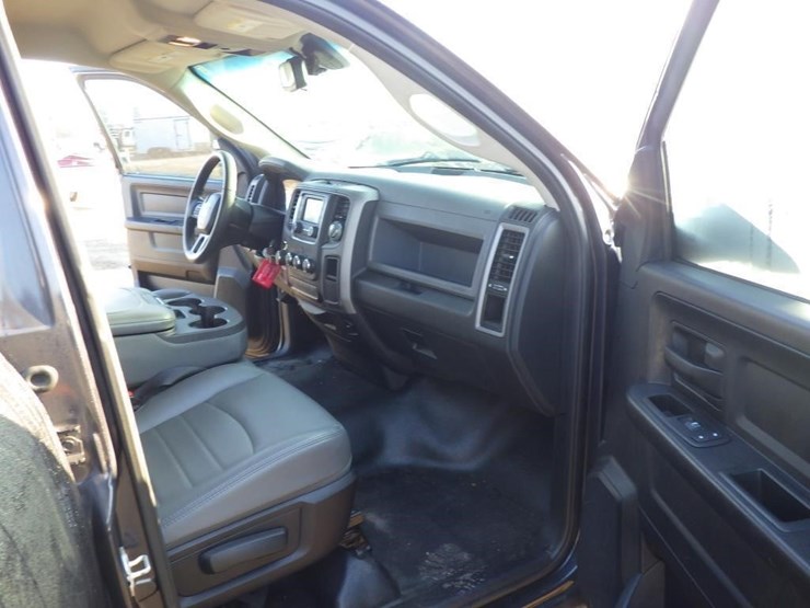 2016-dodge-1500-image-6