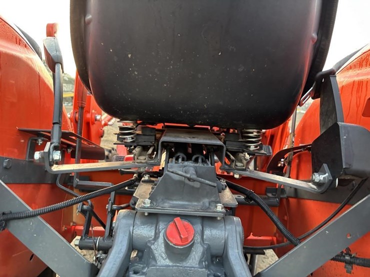 2018-kubota-l2501d-image-16