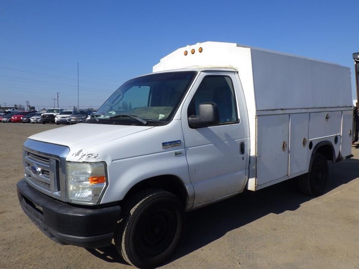 2012-utility-van-image-1