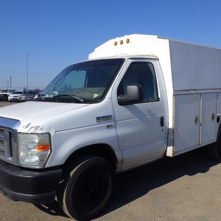 2012 UTILITY Van