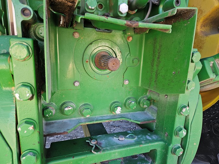 2014-john-deere-7210r-image-15