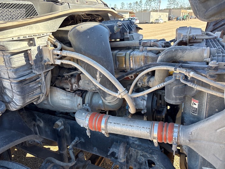 #32278-•-2013-freightliner-image-19