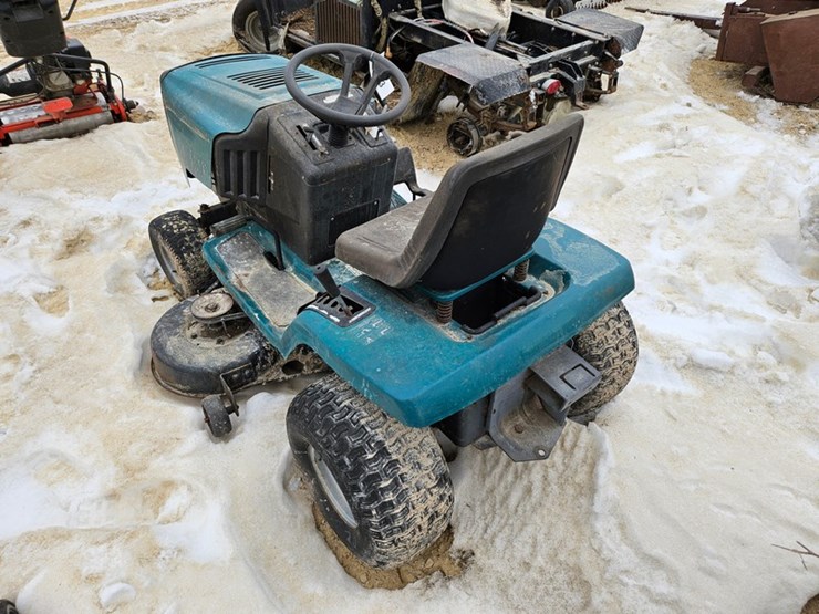 #113-•-bolens-lawn-tractor-image-3