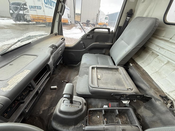 1998-isuzu-npr-image-7